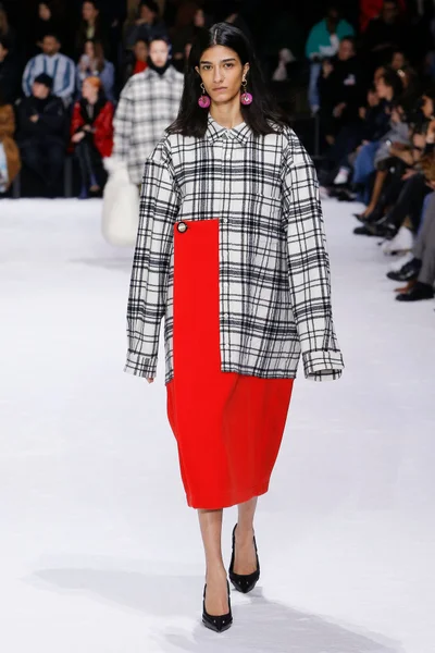 Look 53